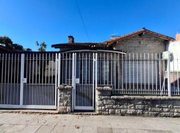Casa · 131m² · 4 Ambientes · 3 Cocheras · Venta Casa 4 Ambientes Temperley