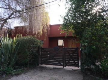 Casa · 142m² · 5 Ambientes · Casa en El Carmencito con Pileta y Lote Adicional Independiente