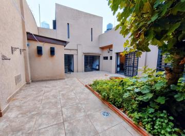 Casa · 188m² · 4 Ambientes · 2 Cocheras · Excelente Casa de Categoría Lote Propio 3 Dorm. en Pb Quincho, Cochera Doble Dep./oficina