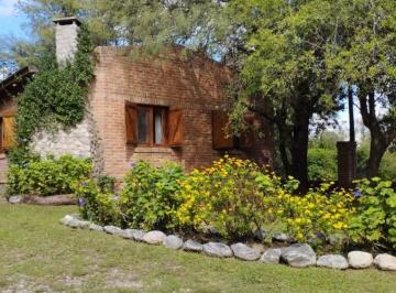 Casa · 342m² · 3 Ambientes · 1 Cochera · Venta Compleja de Casas en Loma Bola, La Paz Traslasierras!