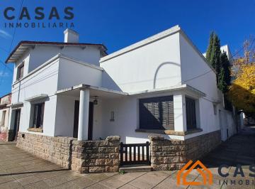 Casa · 143m² · 3 Ambientes · 1 Cochera · Casa - Nueva Pompeya