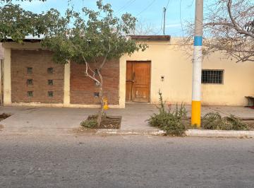 Casa de 9 ambientes, Rawson · Casa a Una Cuadra de La Plaza de Villa Krause