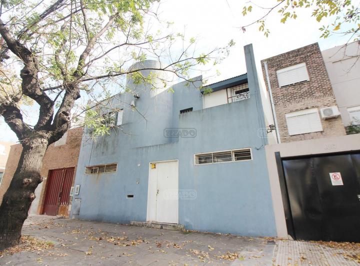 Casa · 305m² · 6 Ambientes · 1 Cochera