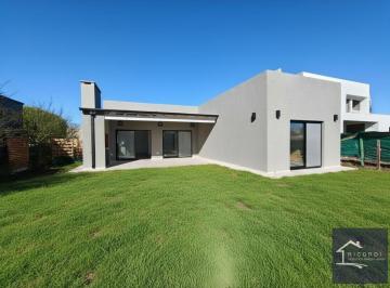 Editado con IA · Casa Venta 4 Amb. en San Ramon a Estrenar