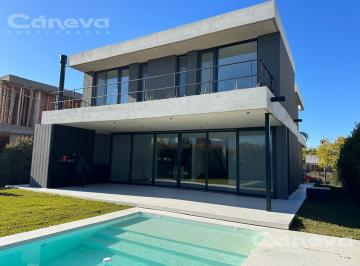 Casa · 270m² · 6 Ambientes · Casa en Los Castaños