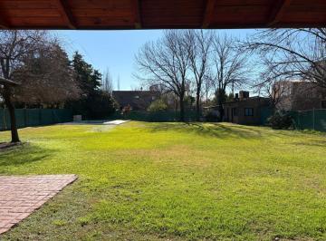 Casa · 92m² · 5 Ambientes · 2 Cocheras · Casa en Roldán