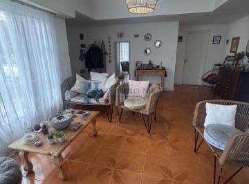 Casa · 120m² · 5 Ambientes · 1 Cochera · Alquiler Casa 5 Amb. Alvear y Alvarado - Guemes