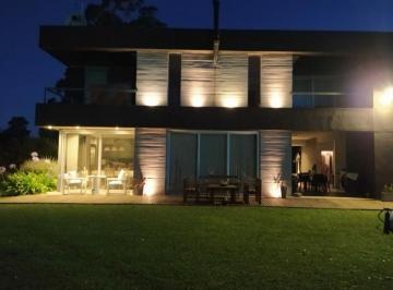 Casa de 4 ambientes, Mar del Plata · Espectacular Casa 4 Ambientes en Las Prunas