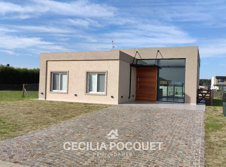 Casa · 123m² · 4 Ambientes · 2 Cocheras