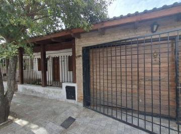 Casa · 173m² · 5 Ambientes · 2 Cocheras · Oportunidad Casa 3 Dorm Planta Baja en Matienzo