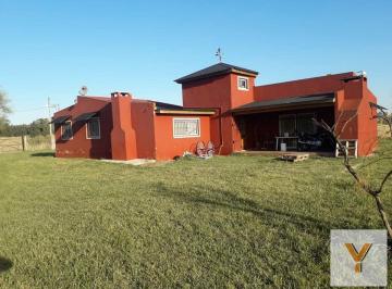 Casa · 225m² · 7 Ambientes · 3 Cocheras · Casas en Venta en Zona Rural - 4 Dorm. 4 Baños - 9505 m² - Coronel Brandsen