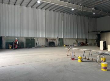 Bodega-Galpón · 850m² · 3 Ambientes · Alquiler Galpon Micropi Alvear