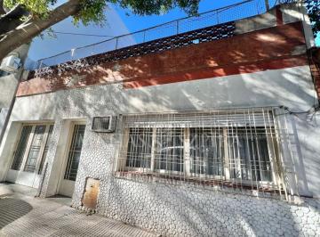 Casa · 120m² · 4 Ambientes · Casa Americana con Terraza - a Refaccionar