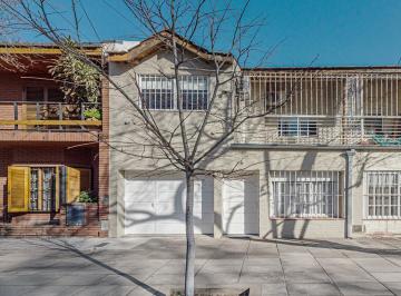 Casa · 86m² · 4 Ambientes · 1 Cochera · Venta Casa 4 Ambientes Versalles