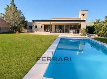Casa · 240m² · 3 Ambientes · 2 Cocheras · Casa 2 Dorm. + Comodin en Hostal del Sol - Fisherton