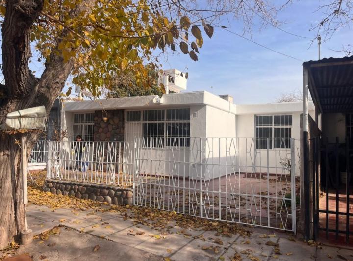 Casa · 120m² · 5 Ambientes · 1 Cochera