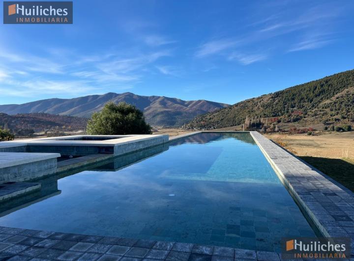 Casa · 368m² · 6 Ambientes · 5 Cocheras