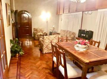 Casa · 185m² · 4 Ambientes · 3 Cocheras · Venta Casa 3 Dormis, B. S. Martin. Apta Credito