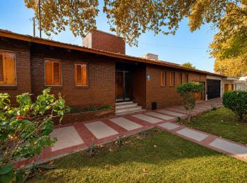 Casa · 178m² · 5 Ambientes · 2 Cocheras · Casa en Venta 3 Dorm 4ta Sección Oeste Capital