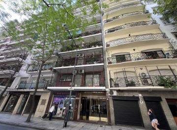 Departamento · 83m² · 3 Ambientes · Semi Piso Tres Ambientes Luminosos en Recoleta Zona Plaza Vicente Lopez
