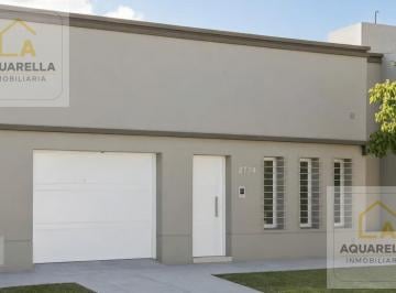 Casa · 110m² · 5 Ambientes · 1 Cochera · Casa en Santa Fe