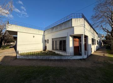 Casa · 132m² · 4 Ambientes · 2 Cocheras · Casa en Venta - Morón