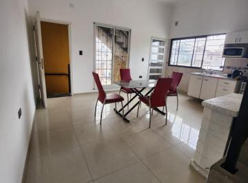 Casa · 80m² · 3 Ambientes · Casa en Lisandro de La Torre