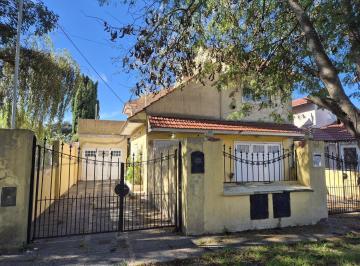 Casa · 172m² · 6 Ambientes · 2 Cocheras · Dos PH en Block a Reciclar en Punta Mogotes Lote 433 m²