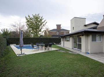 Casa · 157m² · 4 Ambientes · 2 Cocheras · Estupenda Casa en Banco Provincia Impecable Estado