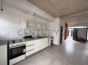 Casa · 67m² · 3 Ambientes · 1 Cochera · Dúplex a Estrenar 2 Dorm. con Jardín y Cochera en La Plata