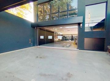 Local comercial · 574m² · Local en La Plata