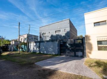 Casa · 105m² · 3 Ambientes · Casa en Alquiler en City Bell