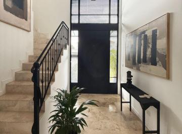 Casa de 5 ambientes, Escobar · Casa con Excelente Vista Al Corredor Central, Excelente Construcción.