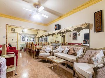 PH · 130m² · 4 Ambientes · Venta PH de Revista 144 m² en La Mejor Zona de Caballito Luminoso