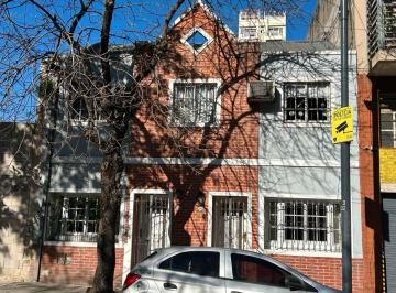 PH de 4 ambientes, Boedo · Excelente Duplex de 4 Ambientes con Patio y Tres Baños - 110 m² - Sin Expensas