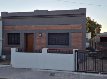 Casa · 70m² · 3 Ambientes · 1 Cochera · Casa en Victoria