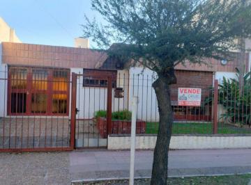 Casa de 7 ambientes, Córdoba · B° Ayacucho Excelente Ubicacion Casa Tres Dorm.