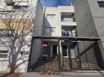 Departamento · 25m² · 1 Ambiente · 1 Cochera · En Venta en Caseros Departamento de 1 Ambiente con Espacio Cochera y Patio Propio Sito en Planta Baj