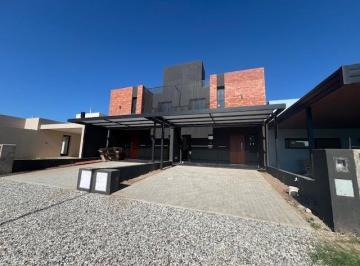 PH · 113m² · 3 Ambientes · 2 Cocheras · Terrazas de Manantiales Duplex en Venta de Dos Dorm. - Oportunidad!