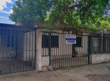 Casa · 200m² · 2 Ambientes · 1 Cochera · Casa Económica a Refaccionar en Barrio Atepan, La Porteña 271, Pergamino, Bs. As.