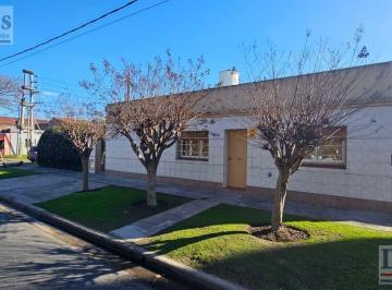 Casa · 120m² · 3 Ambientes · 1 Cochera · Casa de 3 Ambientes en Venta en Llavallol