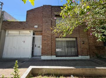 Casa · 160m² · 6 Ambientes · 1 Cochera · Casa en Venta en Tolosa