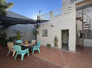 Patio · Venta - Casa 3 Dorm., Cochera, Patio, Terraza. Alberdi, Rosario