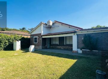 Casa · 115m² · 4 Ambientes · 2 Cocheras · Casa en Villa Elisa. 3 Dorm.. C. Belgrano y 405