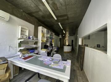 Oficina comercial · 90m² · 5 Ambientes · Local Importante Superficie Planta Baja Centro Zona Comercial Apto Gastronómico Consultorios
