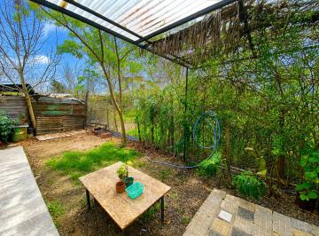 Casa · 52m² · 4 Ambientes · 1 Cochera · Casa en Venta Gonnet Villa Castells Apto Credito