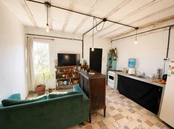 Casa · 52m² · 4 Ambientes · 1 Cochera · Casa en Venta Gonnet Villa Castells Apto Credito