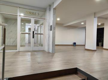 Departamento · 65m² · 4 Ambientes · Depto 4 Amb con Balcon y Vista Jardines | Bajo Vte Lopez