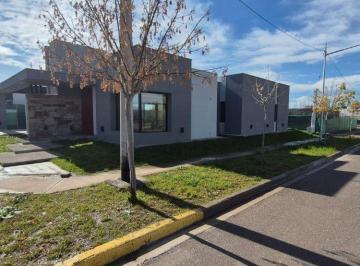 Casa de 6 ambientes, Mayor Drummond · Preponderante Casa (Formato Esquina) a Estrenar, B° Milcayac 1 (Mayor Drummond, Luján de Cuyo)