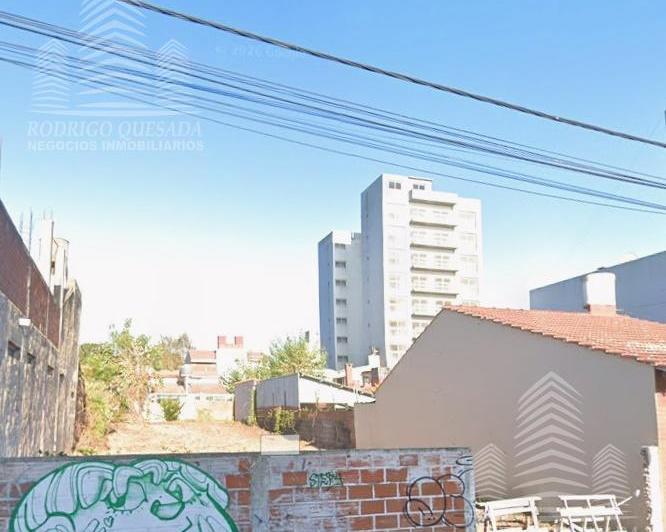 Terreno · 400m²